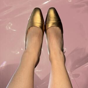 Vintage old money preppy Rene Mancini gold metallic slingback heels Size 8.5